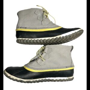 SOREL Womens In and Out Gray Black Suede Rubber Ankle Boots Sz 10
